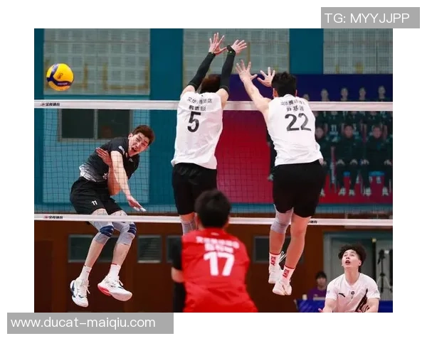 排球——男人18岁以下组小组赛：四川队不敌上海队